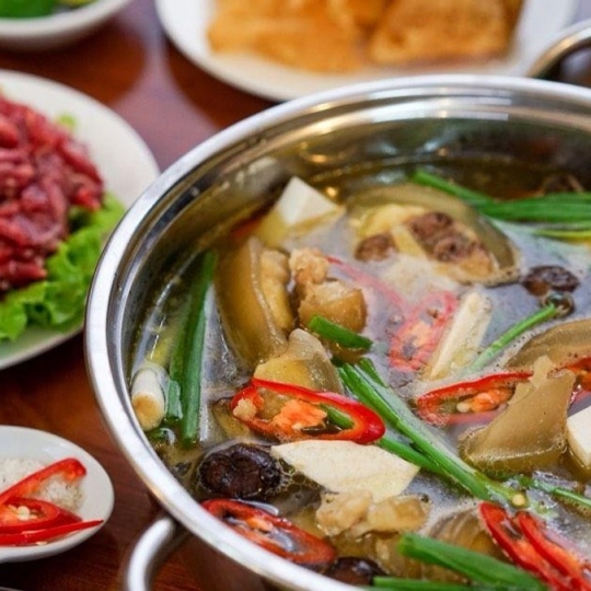 Lẩu Nạm Gân Đuôi